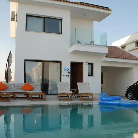 Vila Kokona Larnaca *